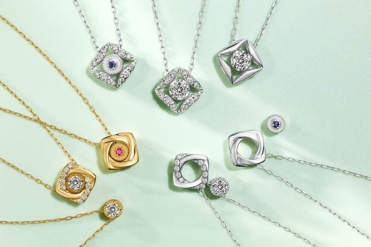 エメラルド｜フェスタリア新作ジュエリー、“大小2つの星が輝く”スクエアネックレス＆“月の満ち欠け”着想リング