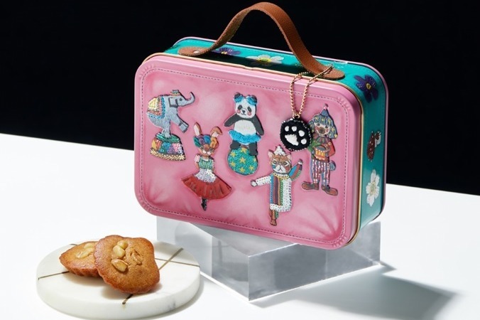 「銀座三越 ホワイトデー 2023」人気スイーツブランドの苺タルトやチョコ、デパコスのボディケアも