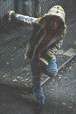 1017 アリクス 9SM×ブラックミーンズの限定デニムパンツ、クラッシュジーンズに刺繍をプラス｜写真19