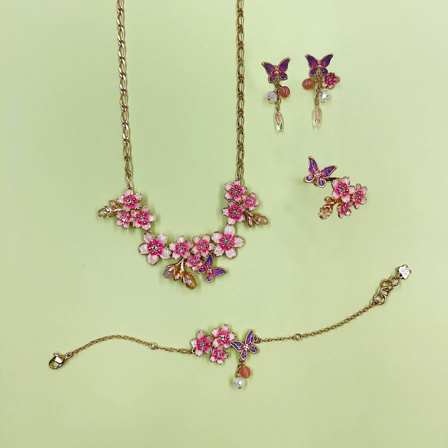 アナ スイ“桜×蝶”モチーフの新作ネックレス＆ピアス、華やかな桜の花びらやピンク色のガラス｜写真12