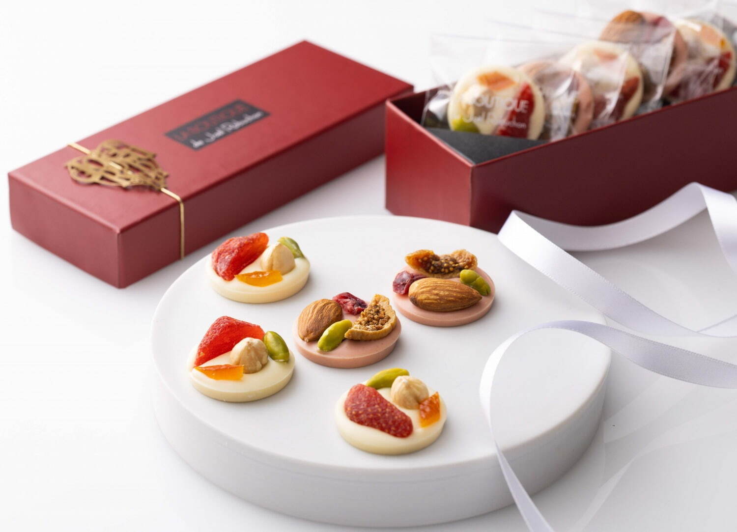 ジョエル・ロブション23年ホワイトデースイーツ、ハート型