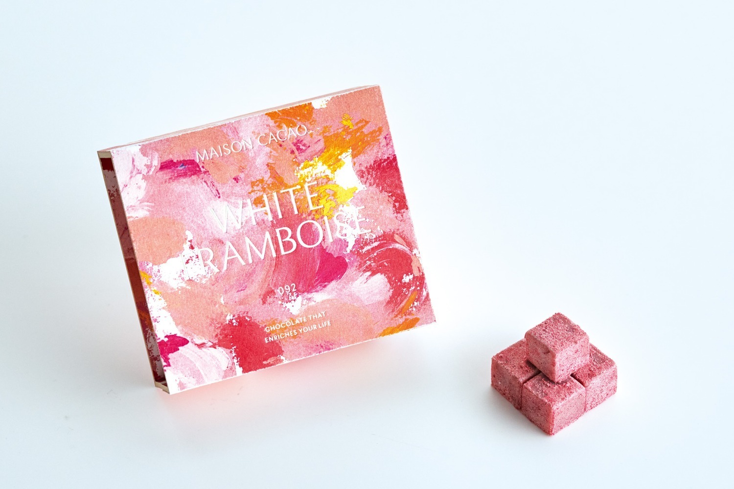 メゾンカカオのホワイトデー、華やかフランボワーズのアロマ生チョコ＆“さくらんぼ”ガトーショコラ