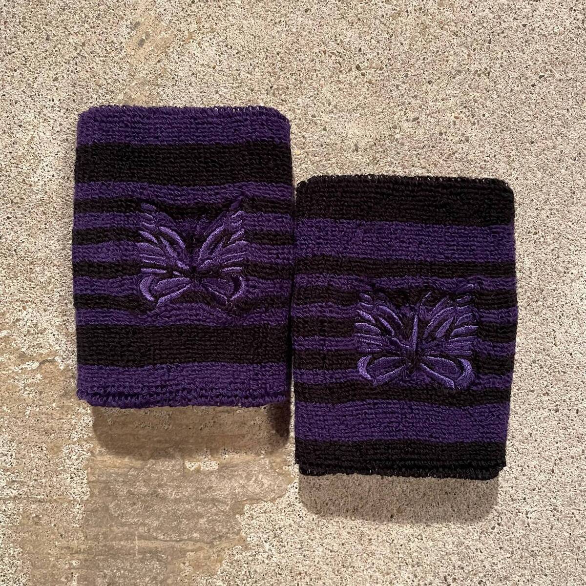 NEEDLES × SUNRISE MARKET 別注 "Asymmetroc Track Line Wristband" - 画像2枚目