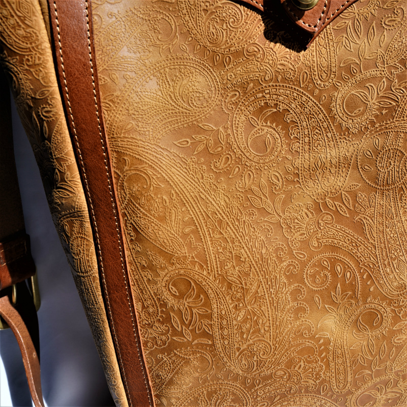 Paisley embossing COWLEATHER TOTE BAG - 画像4枚目