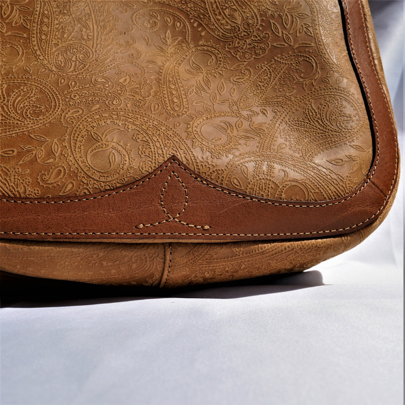Paisley embossing COWLEATHER TOTE BAG - 画像5枚目