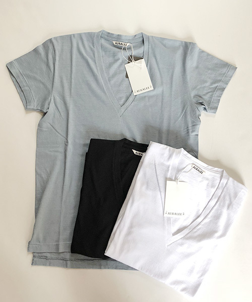 IENA - 【たらさま専用】 AURALEE（オーラリー）VネックTシャツ AURALEE（オーラリー）の「AURALEE VネックTシャツ【LIGHT GREEN