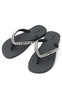 【Giuseppe Zanotti】スタッズサンダル