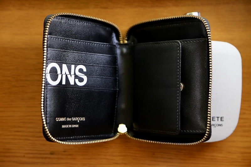 Wallet COMME des GARCONS CDG Wallet Huge Logo SA2100HL 発売 ...