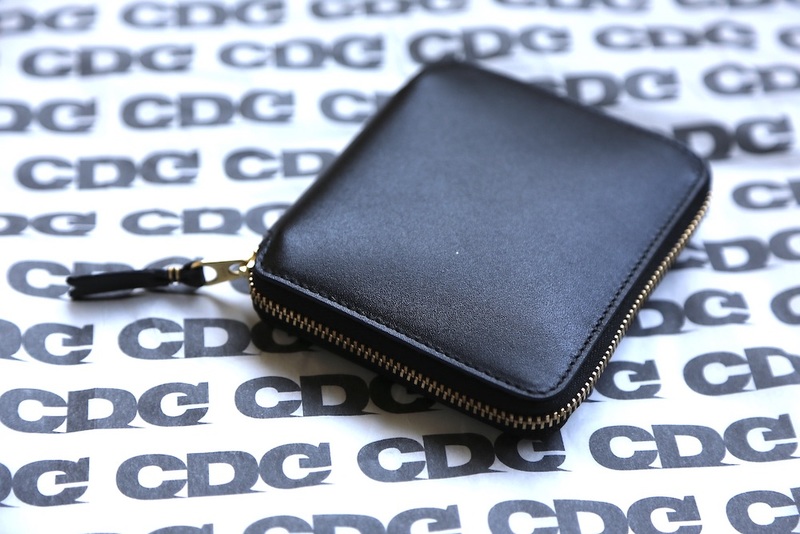 Wallet COMME des GARCONS Classic Leather 二つ折りZIP財布SA2100発売 ...