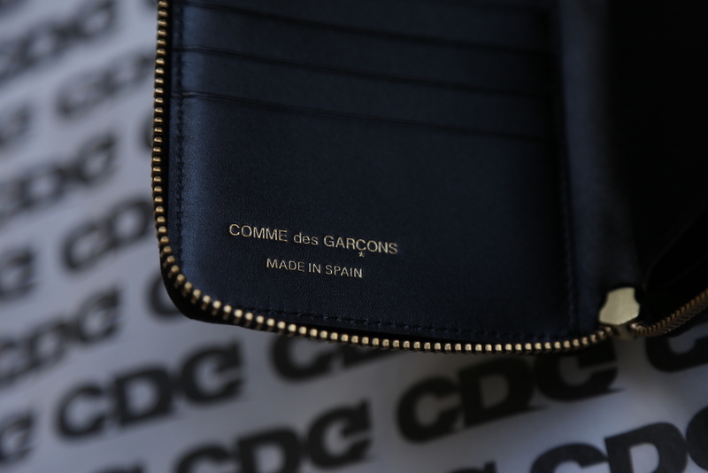 Wallet COMME des GARCONS Classic Leather 二つ折りZIP財布SA2100発売 - 画像5枚目