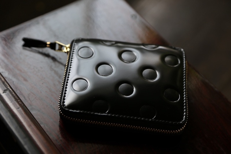 Wallet COMME des GARCONS 二つ折りZIP財布ポルカドット発売 - マーク ...