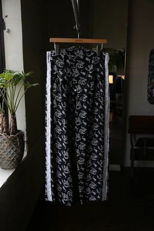 sulvam サルバム Reversible side chapter pants(SN-P08-200)BLACK×WHITE発売