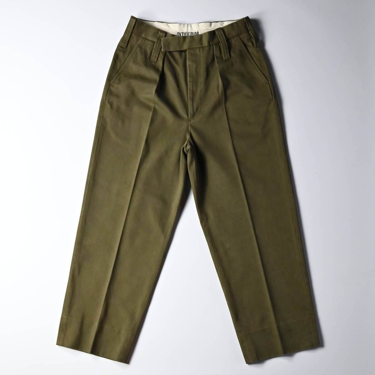 INTÉRIM / HEAVY PIMA TWILL 1-TUCK FRENCH ARMY WIDE TAPERED TROUSER 1