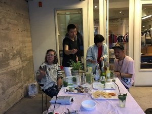 〈YOKOAUNTY〉65才ヨコアンティオーナーの初夏のパーティスタイル