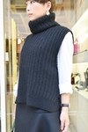 3.1Philliplimニットベストコーデ 3