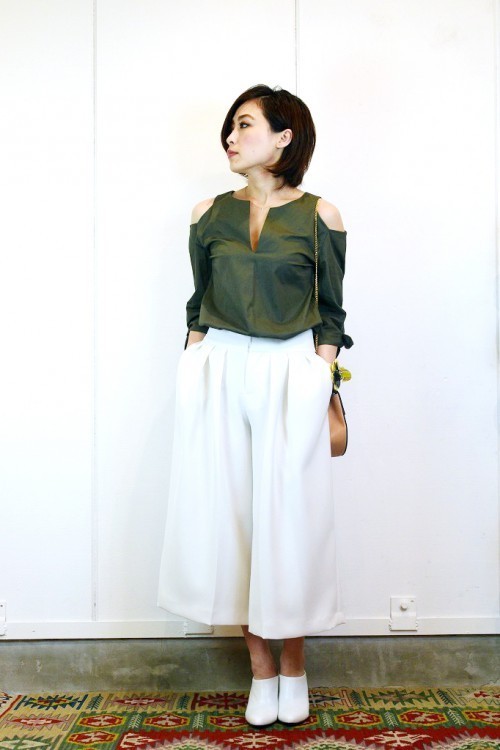 KAHKI×WHITE　春のリラックスコーデ 1