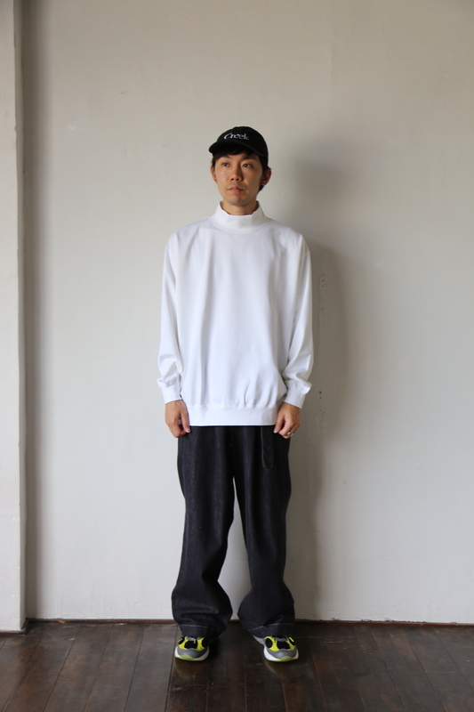 Graphpaper Heavy Weight Mock Neck Hem Rib Teeスタイル