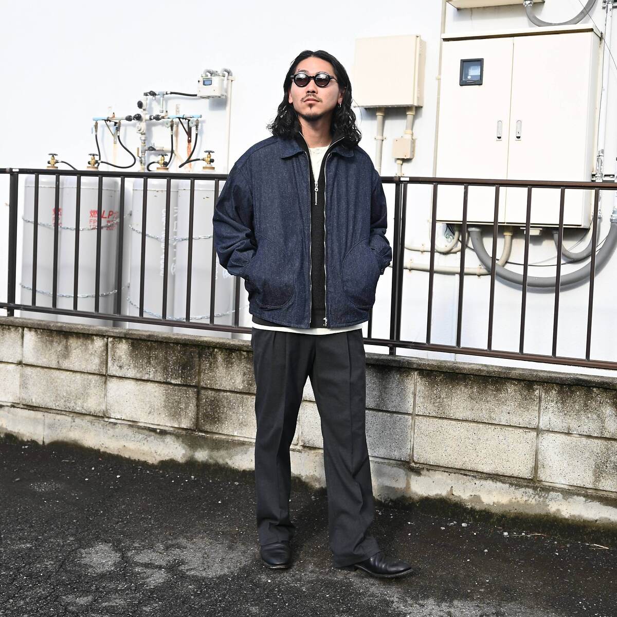 YASHIKI(ヤシキ)着回し抜群ハーフジップニット、普通に良いスラックスstyleのショップスナップ