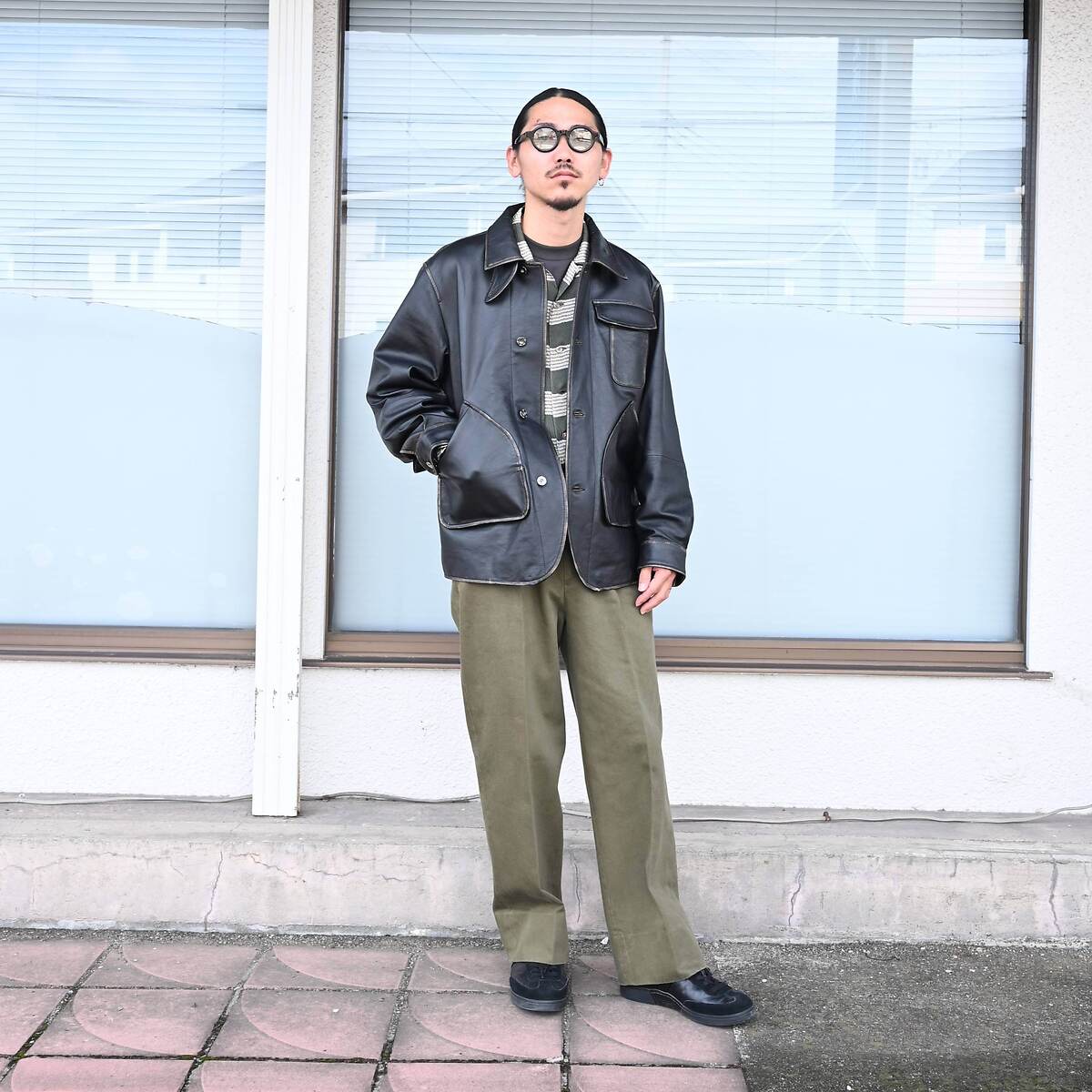 HEAVY PIMA TWILL 1-TUCK FRENCH ARMY WIDE TAPERED TROUSER style 1