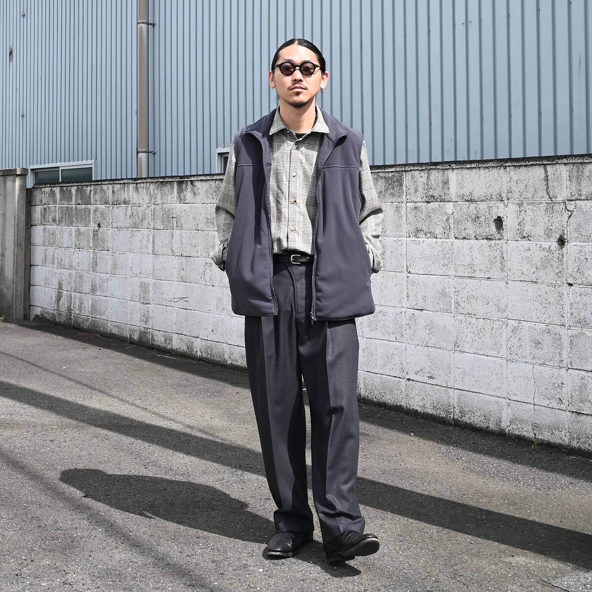 山内(ヤマウチ)ネップシルクウール、サイドシームレスパンツスタイル 1