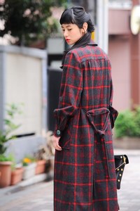 IZUMIさん - サンタモニカ(ショップ)(Santa Monica)、プラダ(PRADA)｜原宿ストリートスナップ - 写真4