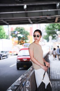 尾崎 紗代子さん - ザラ(ZARA)、フェンディ(FENDI)｜渋谷ストリートスナップ - 写真4
