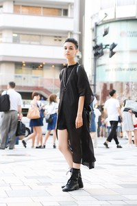アビさん - モンキ(MONKI)、ベルシュカ(Bershka)｜原宿ストリートスナップ - 写真1