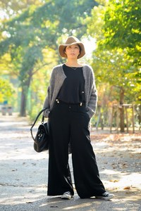 奥原 麻衣子さん - ニコアンド(niko and ...)、メゾン マルタン マルジェラ(Maison Martin Margiela)｜渋谷ストリートスナップ - 写真1