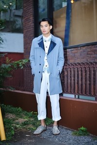 河内 智博さん - ヴィクター＆ロルフ(VIKTOR & ROLF)、ドリス ヴァン ノッテン(DRIES VAN NOTEN)｜原宿ストリートスナップ - 写真1