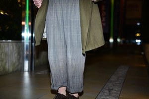 佐藤 渚さん - ツモリチサト(TSUMORI CHISATO)、ドクターマーチン(Dr. Martens)｜原宿ストリートスナップ - 写真4