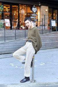千明さん - ポロ ラルフ ローレン(Polo Ralph Lauren)、ドクターマーチン(Dr. Martens)｜原宿ストリートスナップ - 写真1