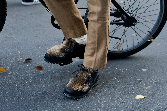 佐藤 友哉さん - サカイ(sacai)、ドリス ヴァン ノッテン(DRIES VAN NOTEN)｜原宿ストリートスナップ - 写真14