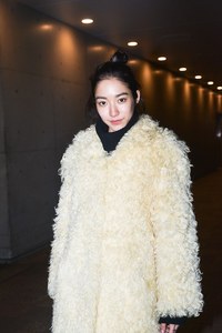 吉田 沙世さん - アンユーズド(UNUSED)、コンバース(CONVERSE)｜青山・表参道ストリートスナップ - 写真3