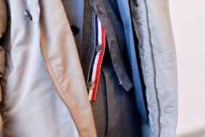 前田 吉彦さん - モンクレール(MONCLER)、トム ブラウン(THOM BROWNE)｜原宿ストリートスナップ - 写真8