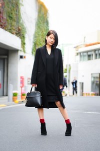 郡司 玲奈さん - スライ(SLY)、マメ クロゴウチ(Mame Kurogouchi)｜青山・表参道ストリートスナップ - 写真1