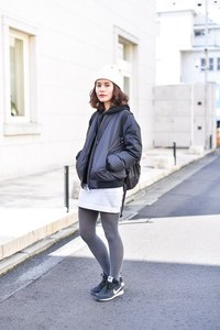 飯島 春菜さん - ザ・ノース・フェイス(THE NORTH FACE)、ラグ ＆ ボーン(rag & bone)｜原宿ストリートスナップ - 写真1