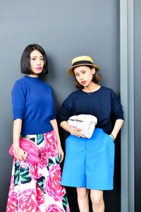 鈴木 知美 / 黒石 奈央子さん｜渋谷ストリートスナップ - 写真2