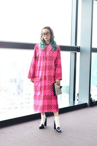 マドモアゼル ユリアさん - ハウス オブ ホランド(House of Holland)、イヴ・サンローラン(Yves Saint Laurent)｜渋谷ストリートスナップ - 写真1