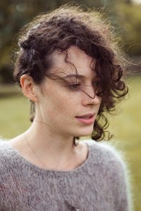 アレクサンドラさん - エイチ＆エム(H&M)｜ロンドンストリートスナップ - 写真1