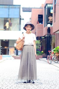 内山 裕美さん - 無印良品(MUJI)、スティーブン アラン(Steven Alan)｜青山・表参道ストリートスナップ - 写真1