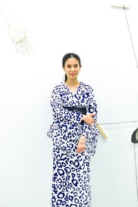 堀越 いずみさん - アン ドゥムルメステール(ANN DEMEULEMEESTER)｜青山・表参道ストリートスナップ - 写真2