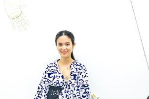 堀越 いずみさん - アン ドゥムルメステール(ANN DEMEULEMEESTER)｜青山・表参道ストリートスナップ - 写真8