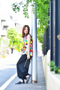 小松 由佳さん - ケイト・スペード サタデー(KATE SPADE SATURDAY)、ダミー(DAMMY)｜原宿ストリートスナップ - 写真1