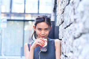 栗山 遥さん - アングリッド(Ungrid)、ベルシュカ(Bershka)｜原宿ストリートスナップ - 写真9