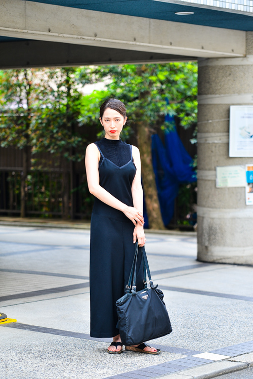 柳本 ひなのさん - ザラ(ZARA)、トリコ ・コム デ ギャルソン(trict COMME des GARÇONS)｜原宿ストリートスナップ - 写真1