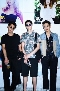 竹澤 ひかる / モーガン 蔵人 / 高橋 侃さん｜青山・表参道ストリートスナップ - 写真2