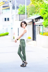 斎藤 有沙さん - メイド イン ヘブン(MADE IN HEAVEN)、スライ(SLY)｜青山・表参道ストリートスナップ - 写真1