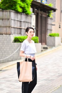 川畑 友美さん - メゾン マルタン マルジェラ(Maison Martin Margiela)、ジュンヤ ワタナベ(JUNYA WATANABE)｜原宿ストリートスナップ - 写真2