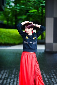 岡田 千裕さん - ヤズブキー(Yazbukey)、サカイ ラック(sacai luck)｜原宿ストリートスナップ - 写真2