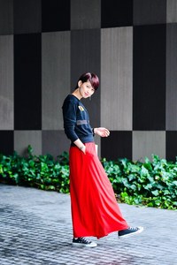 岡田 千裕さん - ヤズブキー(Yazbukey)、サカイ ラック(sacai luck)｜原宿ストリートスナップ - 写真1